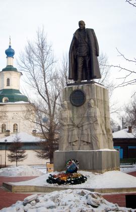 Памятник А.В. Колчаку в Иркутске